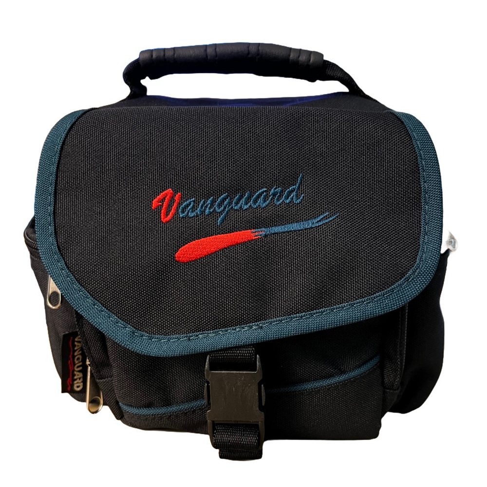 VANGUARD Small Camera Bag                                   9' W x 8' H x 5.5' D